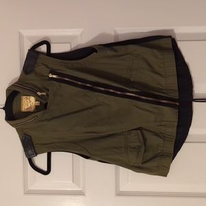 Princess by Vera Wang vest